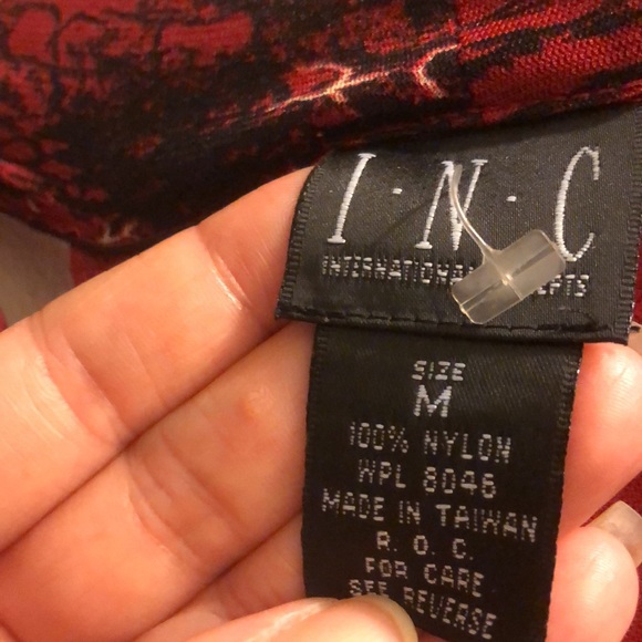 Brick red INC top rock it this 🍁! - Picture 2 of 2